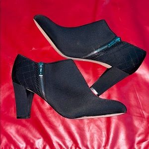 UNISA ANKLE BOOTIES